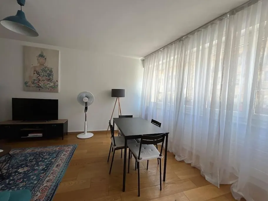 85M2 Au Centre-Ville A 2 Pas Du Jet D'Eau Genève Suisse